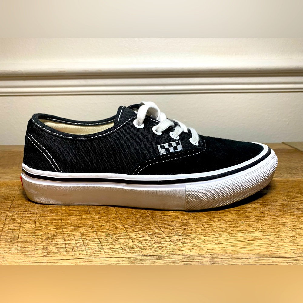 Skate Authentic Pro Skate Shoe (Size 5 US)